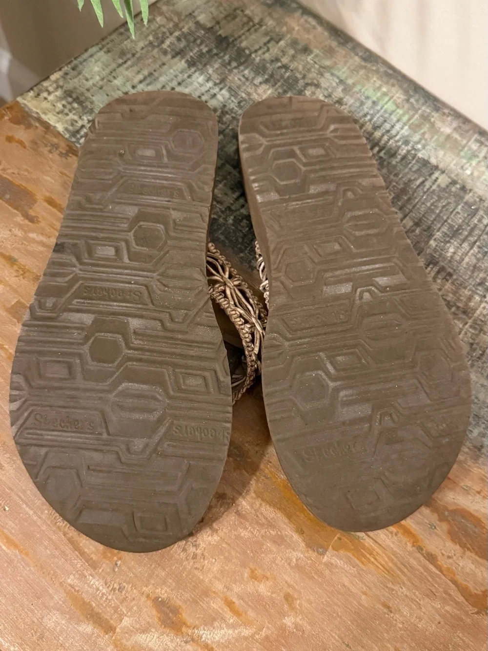Women’s Sketchers Flip flop Sandals Meditation Ocean Breeze Yoga Mat Comfort.